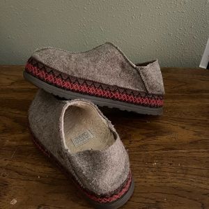 UGG Reflect Tasman  $40  size 8